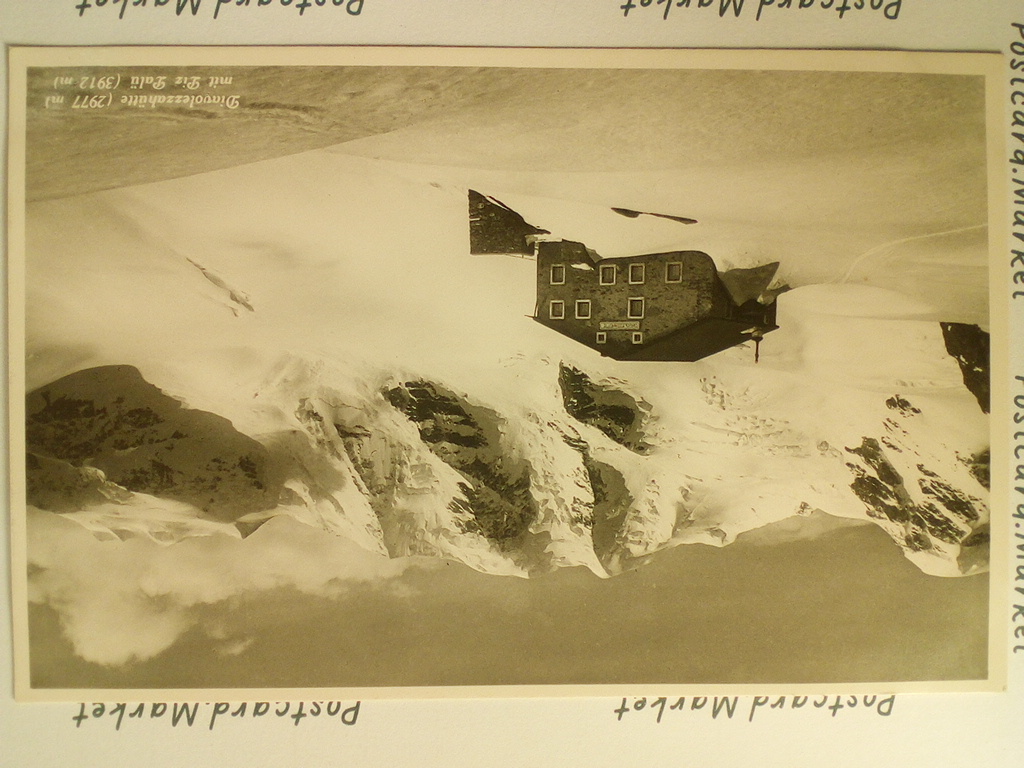 /Switzerland/CH_mountain_19xx_Diavolezza Hut (2977 m) with the Piz Palu (3912 m).jpg